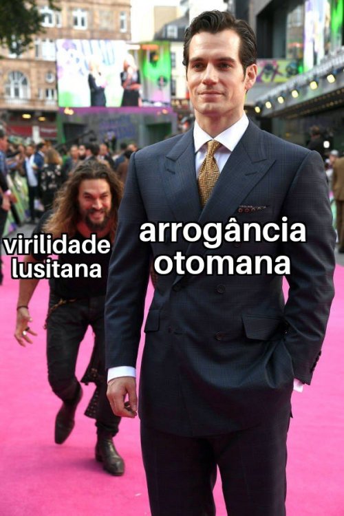Jason Momoa Sneaking Up on Henry Cavill 20022019101817.jpg