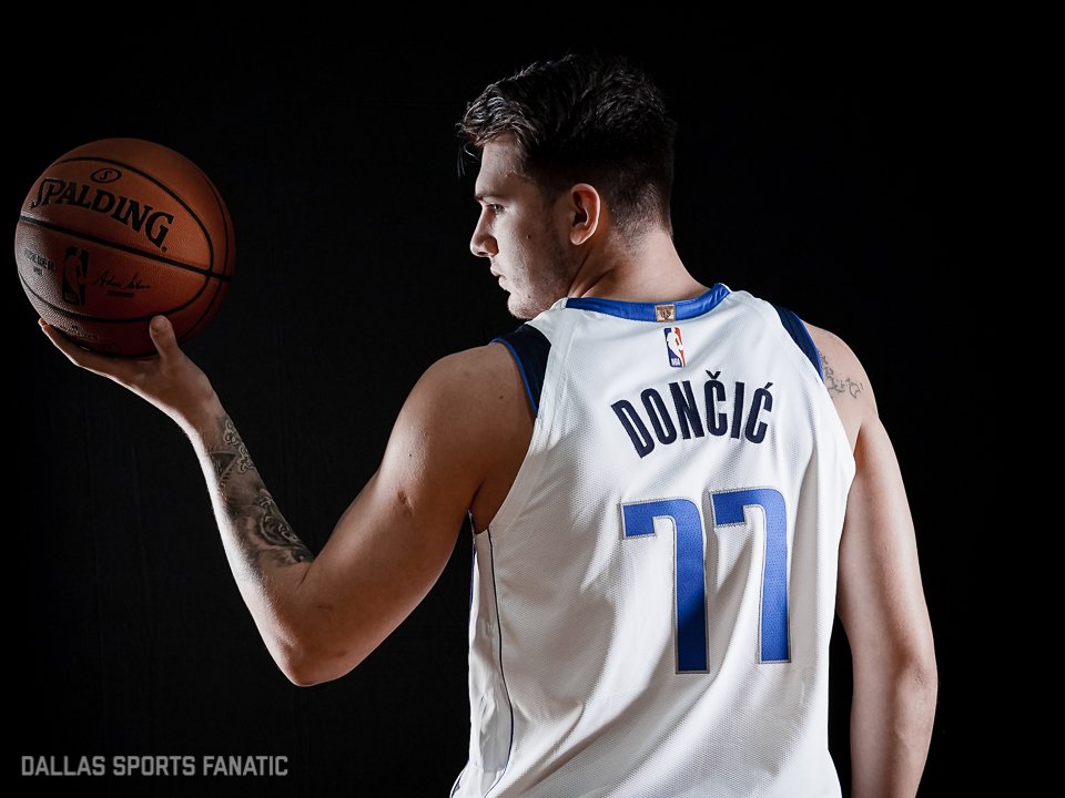 Dallas-Sports-Fanatic-11-of-28.jpg.e323d7283ffcbc33212bb237fc7ba969.jpg