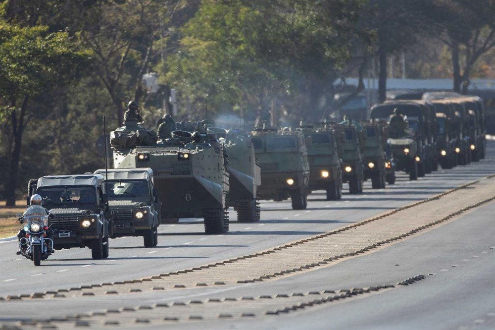 tanques.thumb.jpeg.2563ba428ceb6a16e0e4f0109c84d8e2.jpeg