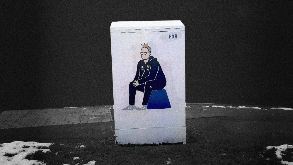 Burley-Banksy-Adel-Bielsa.thumb.jpg.0afea31782f9ebc8e766587f990edf58.jpg