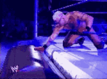 undertaker-coffin.gif.678da1366ae2920263e4631263e9a623.gif